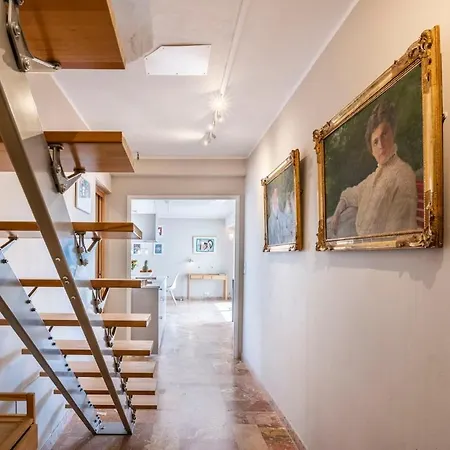 アパート Three Bedrooms With Rooftop Terrace In Jlp
