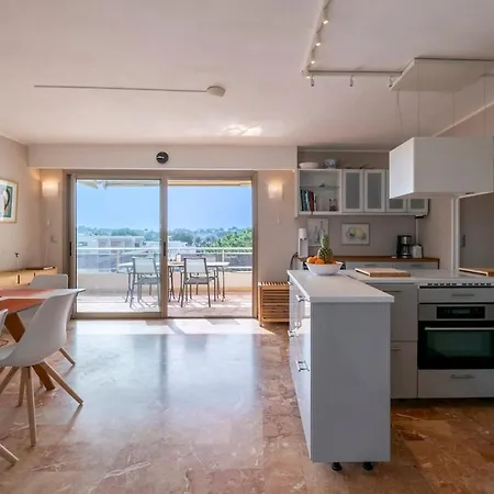 Appartement Three Bedrooms With Rooftop Terrace In Jlp *