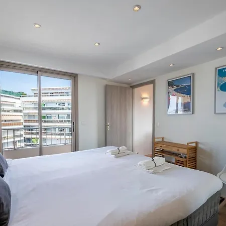 Three Bedrooms With Rooftop Terrace In Jlp Διαμέρισμα Αντίμπ