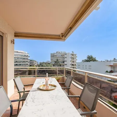 Three Bedrooms With Rooftop Terrace In Jlp アパート アンティーブ